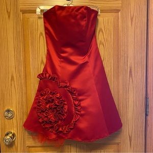 Jessica McClintock for Gunne Sax Strapless Red Dress